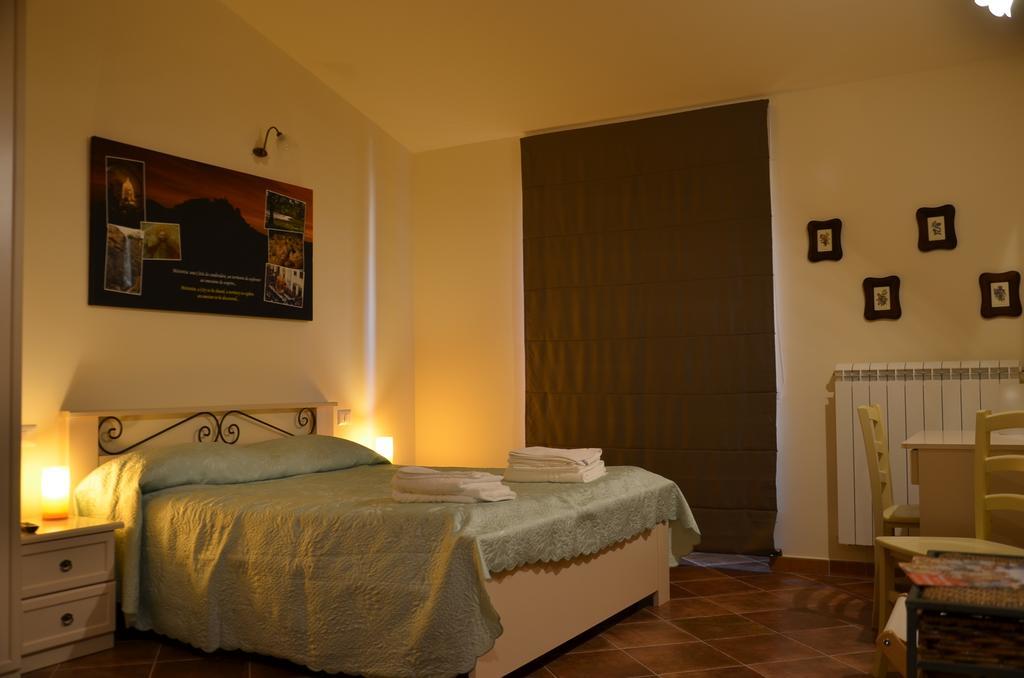 La Carretteria Guest House Mistretta Habitación foto
